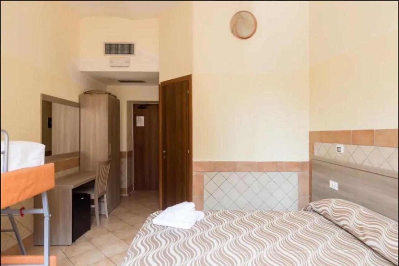 Double or Twin Room Private Bathroom