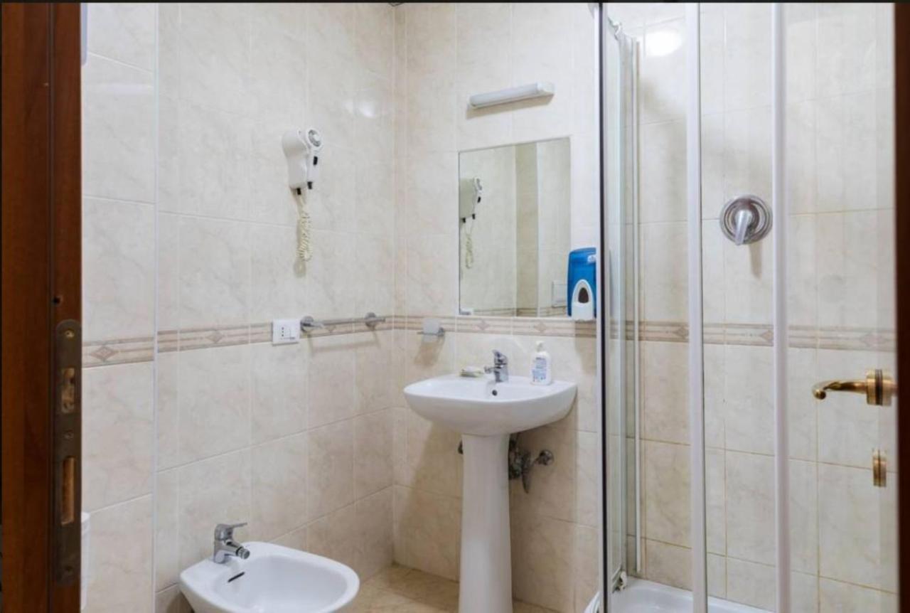 Single Room Private Bathroom